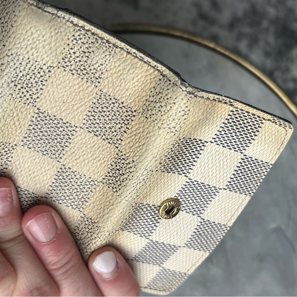 Louis Vuitton Damier Azur Four Key Holder CT3142 - Picture 15 of 16